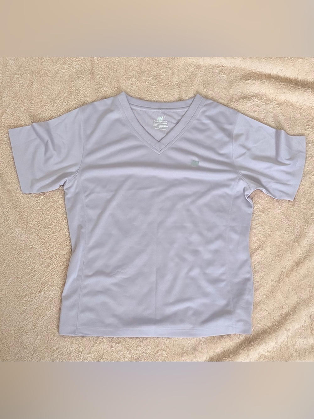 New Balance Lavender Gray Women's Athletic V-Neck Top Size Medium Like New - Picture 2 of 5